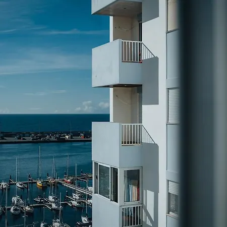 Gt Apartment, Mountain View And Sea View Lägenhet