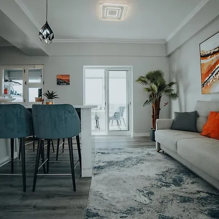 Gt Apartment, Mountain View And Sea View Πόντα Ντελγκάντα